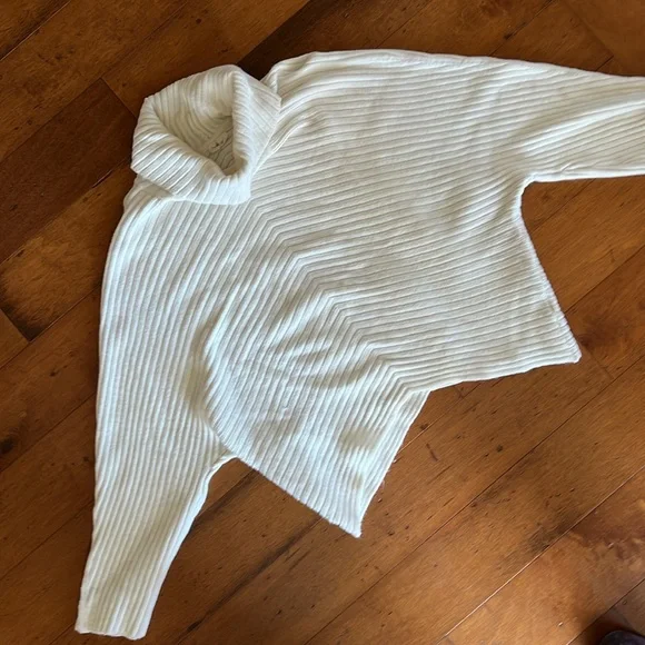 Anthropologie Moth White Cowl Neck Ribbed Sweater With Asymmetrical Hem Size XL - Picture 6 of 11